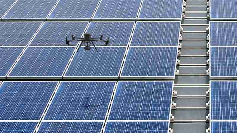 口袋牛店以无人机搭配IR Sensor热显像技术进行全方面模块健检，，，有效降低人力成本并提升发电量